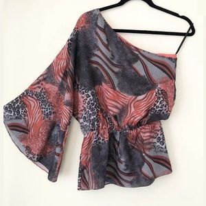Assymetric 🌟2FOR30🌟 animal print top